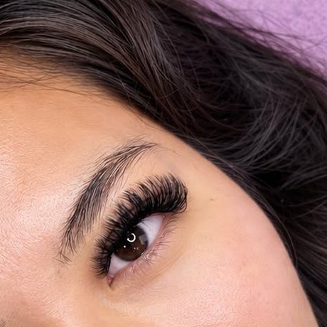 Mega volume cat eye lash extensions by Lash Therapy